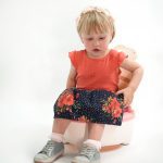 Troninho Plástico Infantil Vaca Rosa - Imagem 3